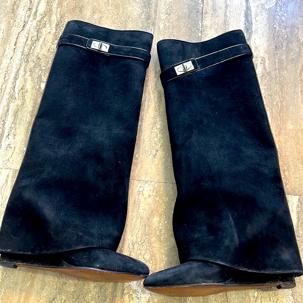 Givenchy shark lock boots 100% authentic black suede size 39